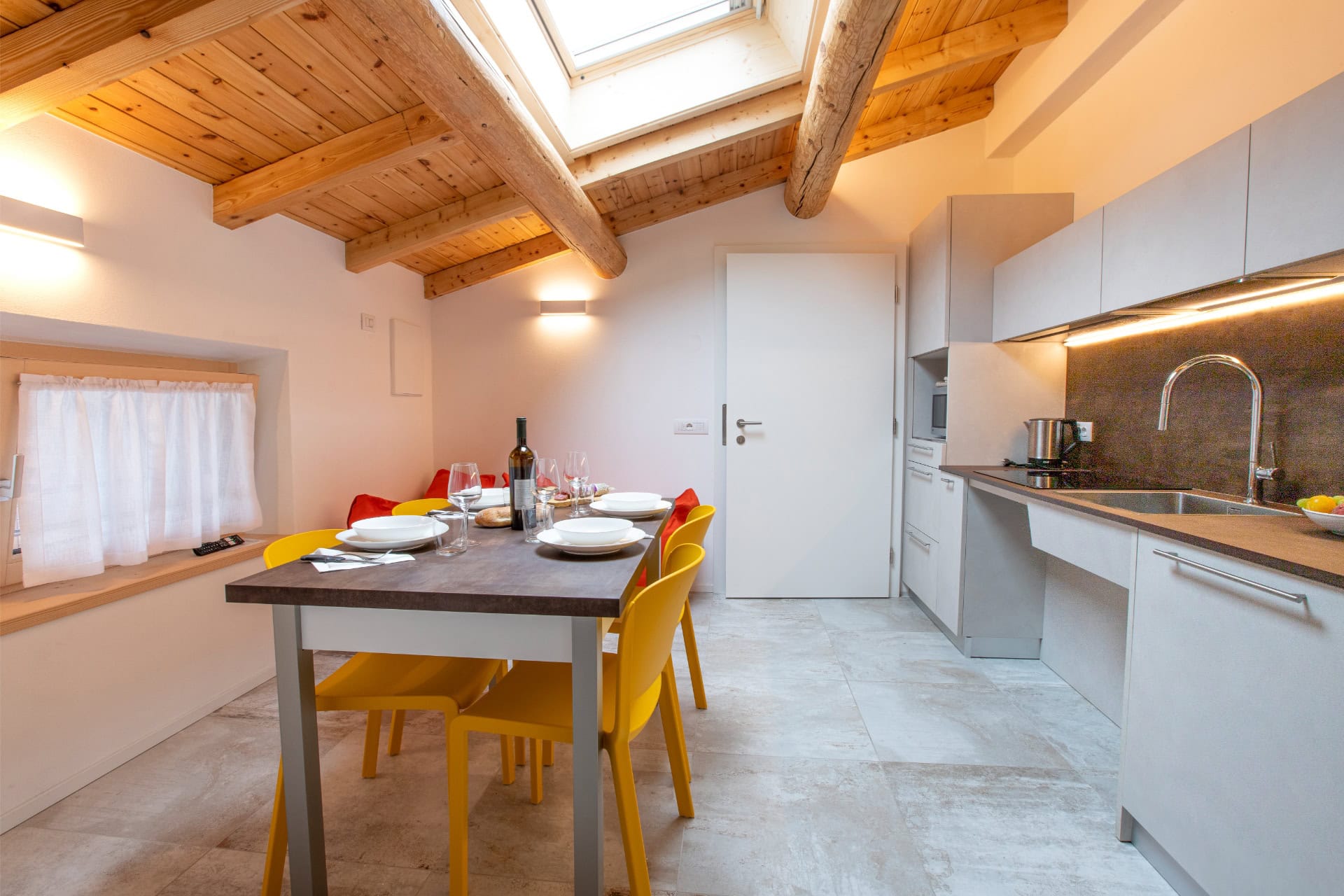 Cucina e sala da pranzo open space appartamento 4 chalet sebastian livigno